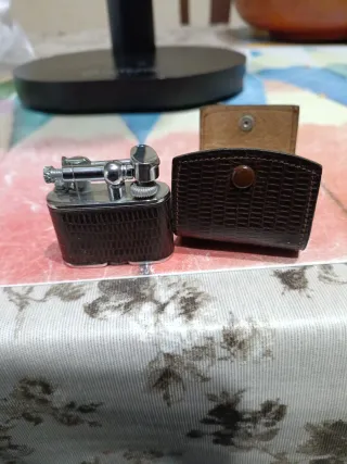 Accendino Superiore vintage con custodia