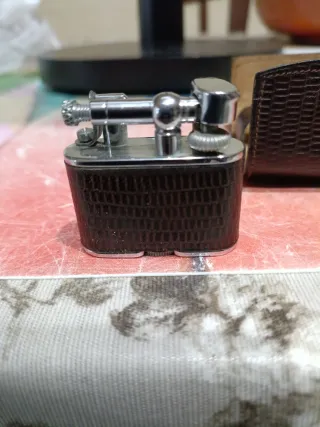 Accendino Superiore vintage con custodia