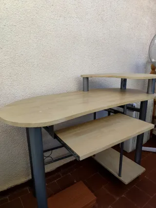 Escritorio madera y metal