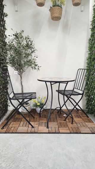 NOVEDAD Mesa y Sillas Exterior Cerámica y Forja