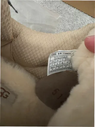 UGG Lowmel Botines Marrones Talla 38