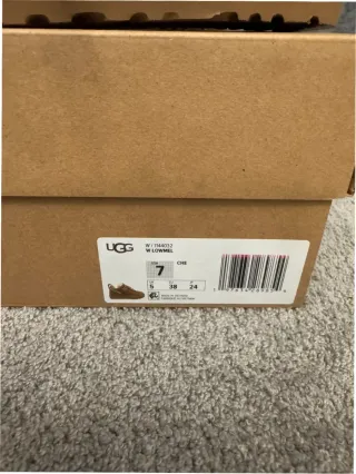 UGG Lowmel Botines Marrones Talla 38