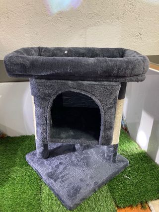 Torre rascador para gatos gris