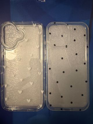 Fundas iPhone 17 Corazones y Puntos