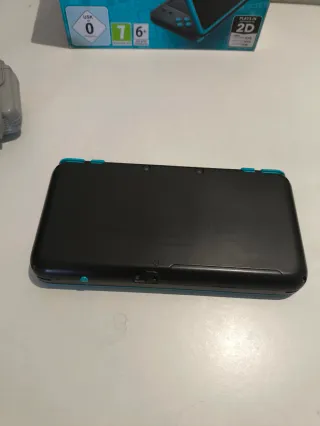 Nintendo New 2DS XL Negra y Azul