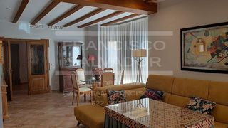 Casa pareada en venta en Lucena