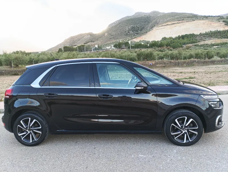 Citroën C4 1.6 Blue HDI S&S Shine 2018, foto 3