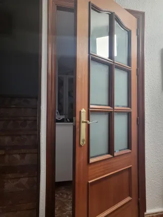 3 Puertas de madera con cristalera
