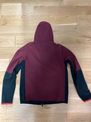 Sudadera Nike Tech Fleece Roja y Negra