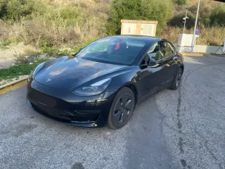 Tesla Roadster 2022