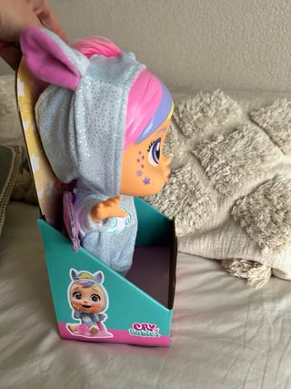 Cry Babies Muñeca Jenna Loving Care