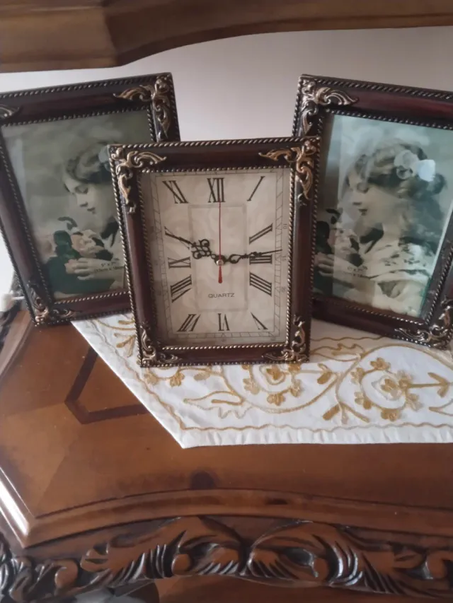 Reloj y 2 Marcos de Fotos Vintage