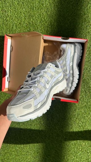 Nike P-6000 Gris y Blanco