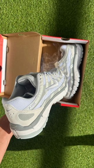 Nike P-6000 Gris y Blanco