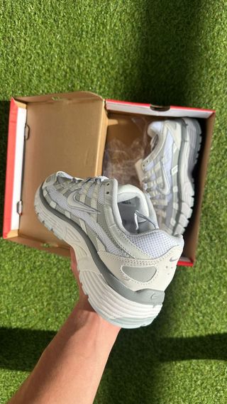 Nike P-6000 Gris y Blanco