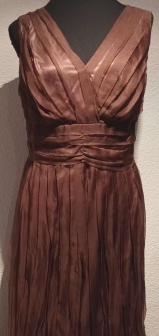 Vestido fiesta seda gasa marrón plisado