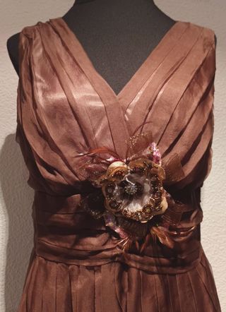 Vestido fiesta seda gasa marrón plisado