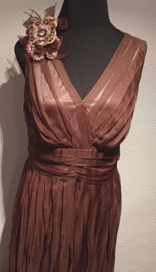 Vestido fiesta seda gasa marrón plisado