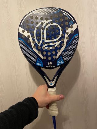 Pala de pádel Artengo como nueva
