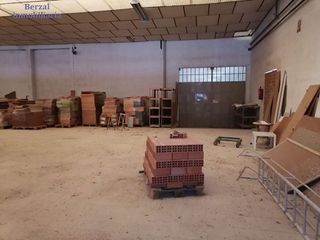 Nave industrial en venta en El Campillo - Polígono Cantabria en Logroño