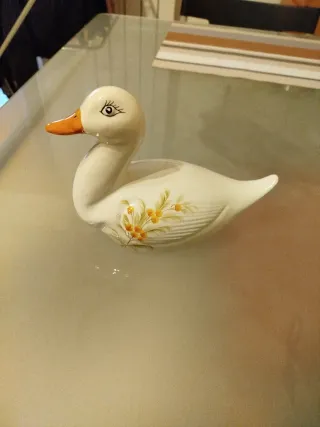 Soprammobile a forma di anatra in porcellana