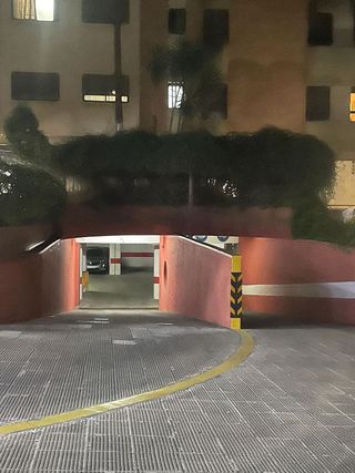 Garaje en venta en La Buhaira en Sevilla