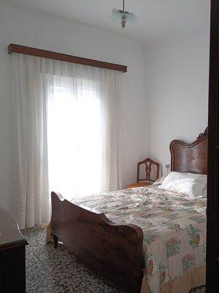 SE ALQUILA CASA EN EL PUEBLO