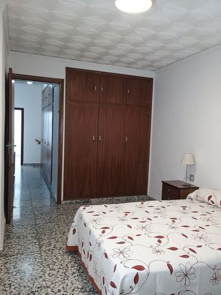 SE ALQUILA CASA EN EL PUEBLO