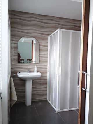 SE ALQUILA CASA EN EL PUEBLO