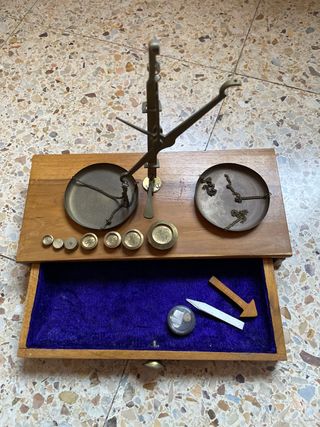 Balanza de precisión antigua