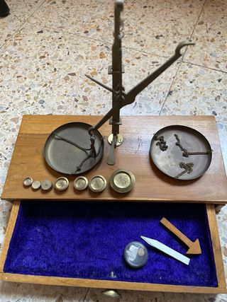 Balanza de precisión antigua