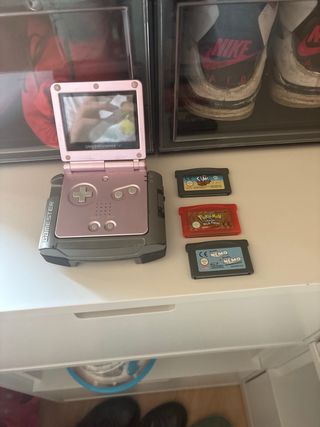 Game Boy Advance SP Rosa + 3 Juegos