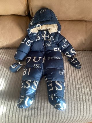 Buzo de bebé Guess azul con logo