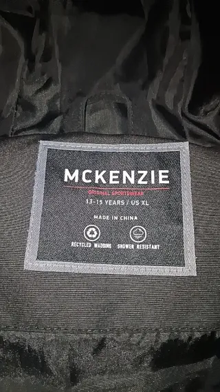 Abrigo McKenzie Negro con Capucha y Pelo,negociabl