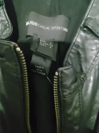 Chaqueta de cuero negra poco uso ,