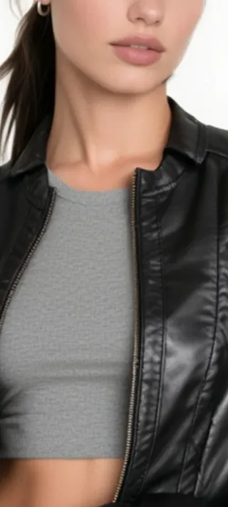 Chaqueta de cuero negra poco uso ,