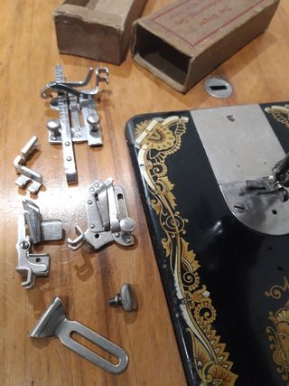 Caja accesorios Singer 15K