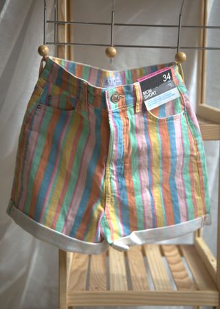 Mom Shorts Talla 34 Arcoíris