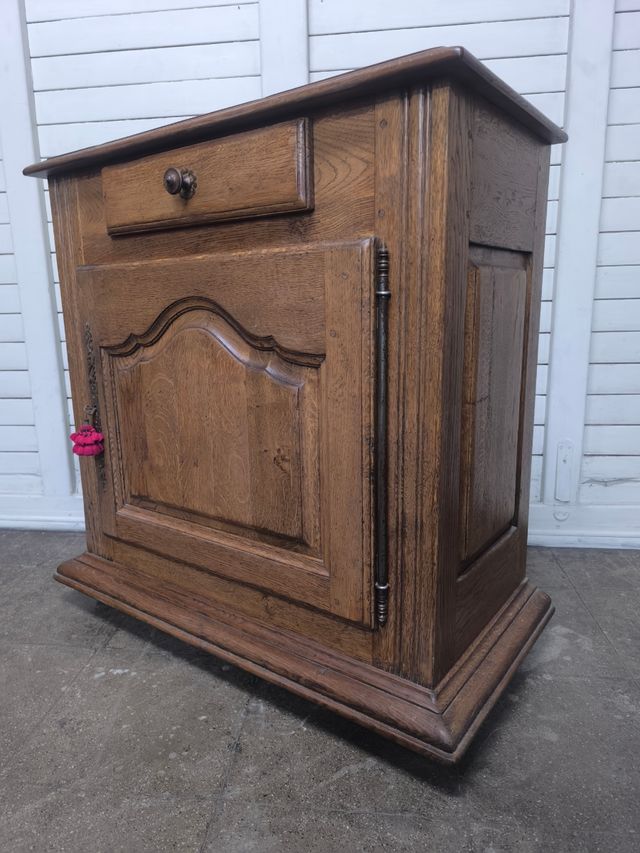 Mueble de madera maciza. Calidad