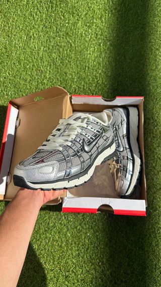 Nike P-6000 Plata y Blanco