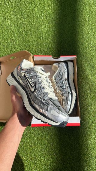 Nike P-6000 Plata y Blanco