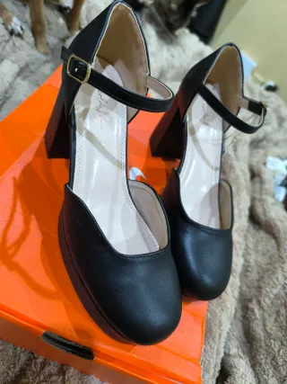 Zapatos Piccola Piu Negros de tacón ancho