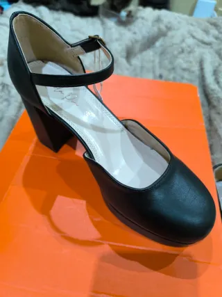 Zapatos Piccola Piu Negros de tacón ancho