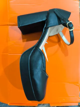 Zapatos Piccola Piu Negros de tacón ancho