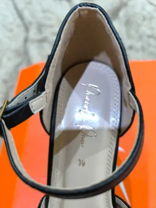 Zapatos Piccola Piu Negros de tacón ancho