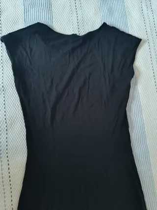 Vestido negro largo con estampado floral