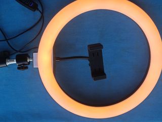 Lampada ad anello LED con supporto telefono