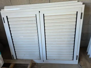 Persiana mallorquina 2 hojas de aluminio 140x110cm