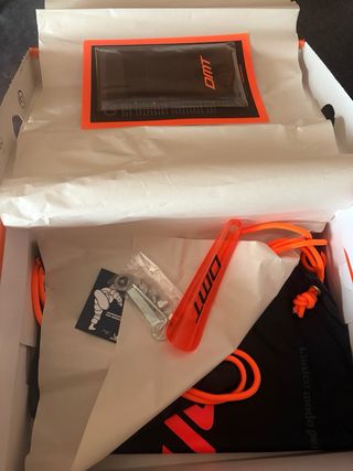 ZAPATILLAS DMT KM1  USADAS UNA VEZ ERROR TALLA