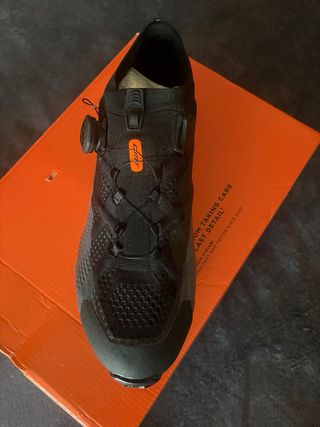 ZAPATILLAS DMT KM1  USADAS UNA VEZ ERROR TALLA